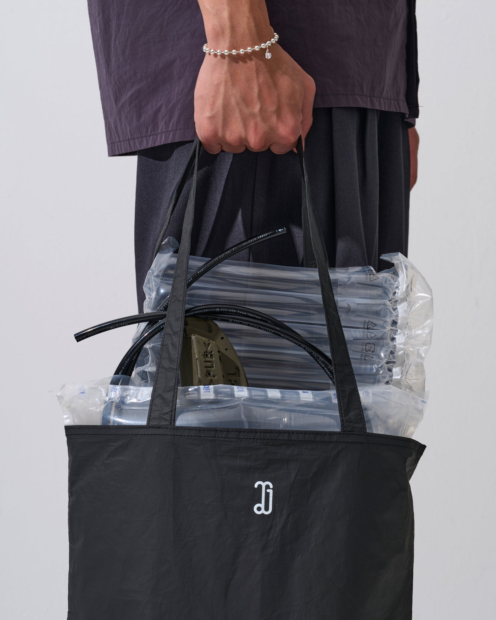 D01 (black)