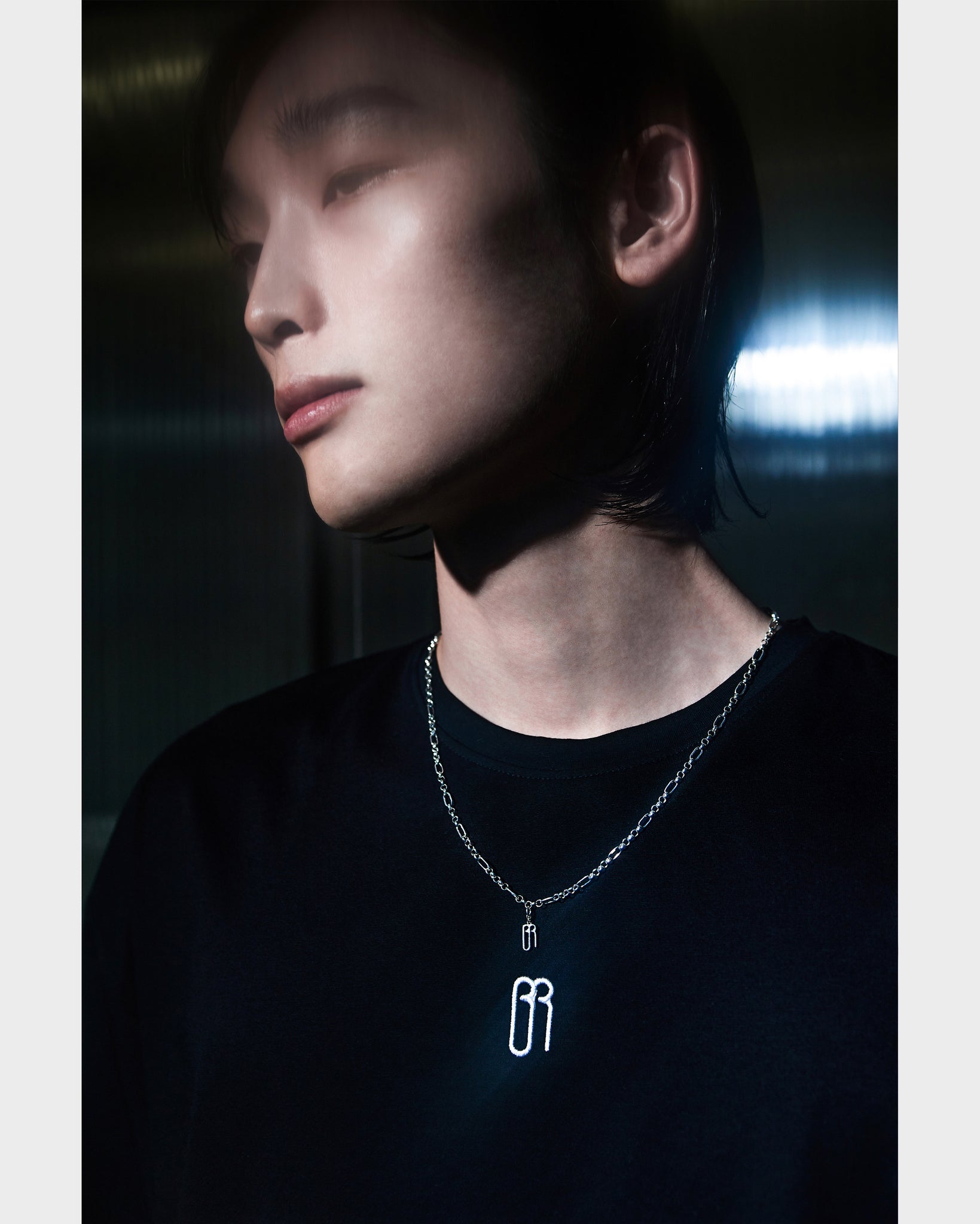 T01 (black)