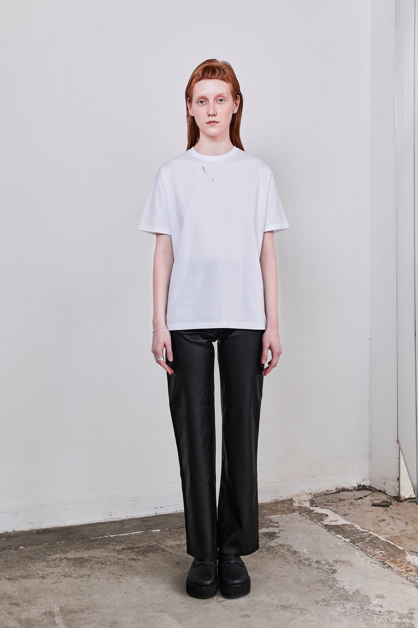 T01 (white)