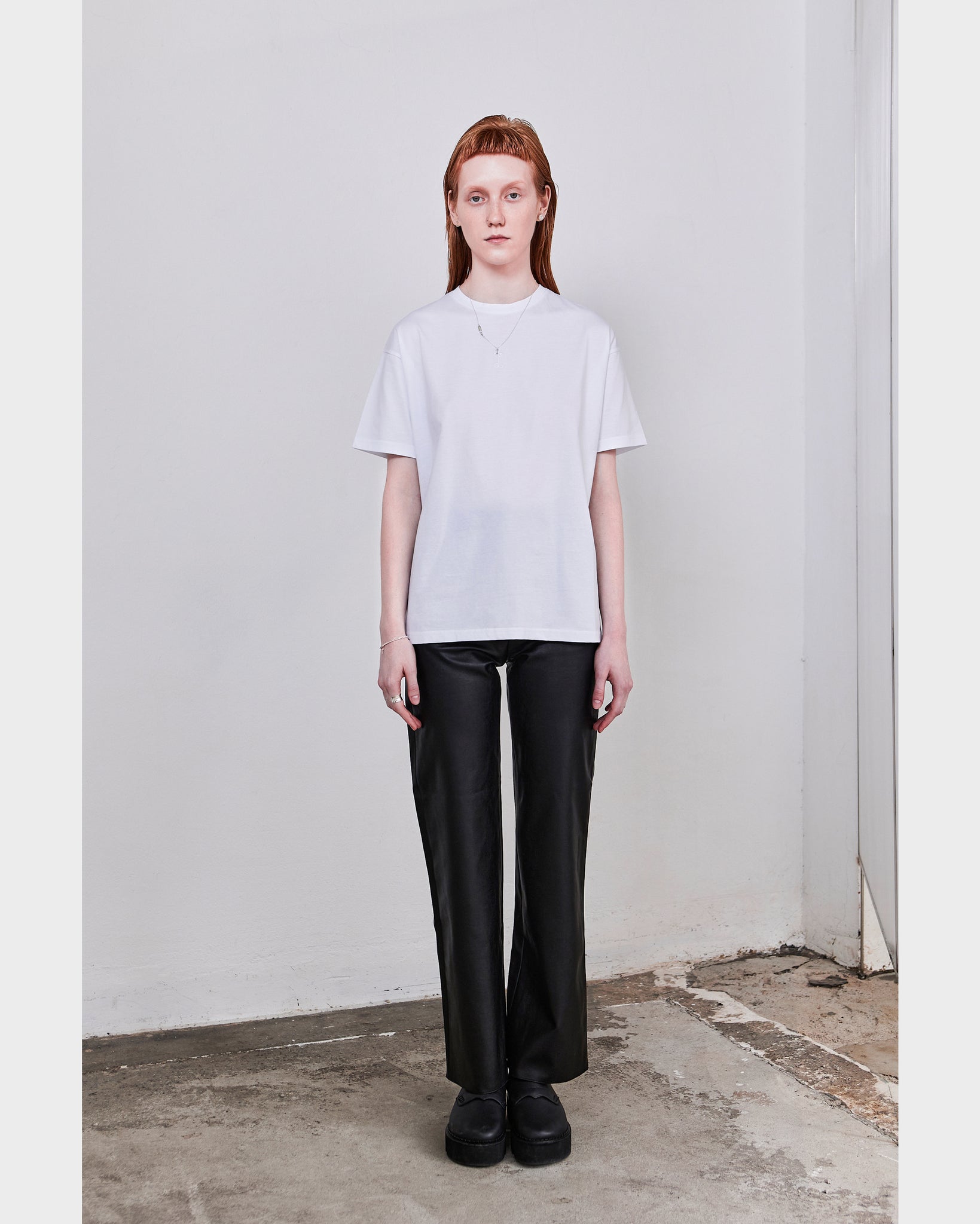 T01 (white)