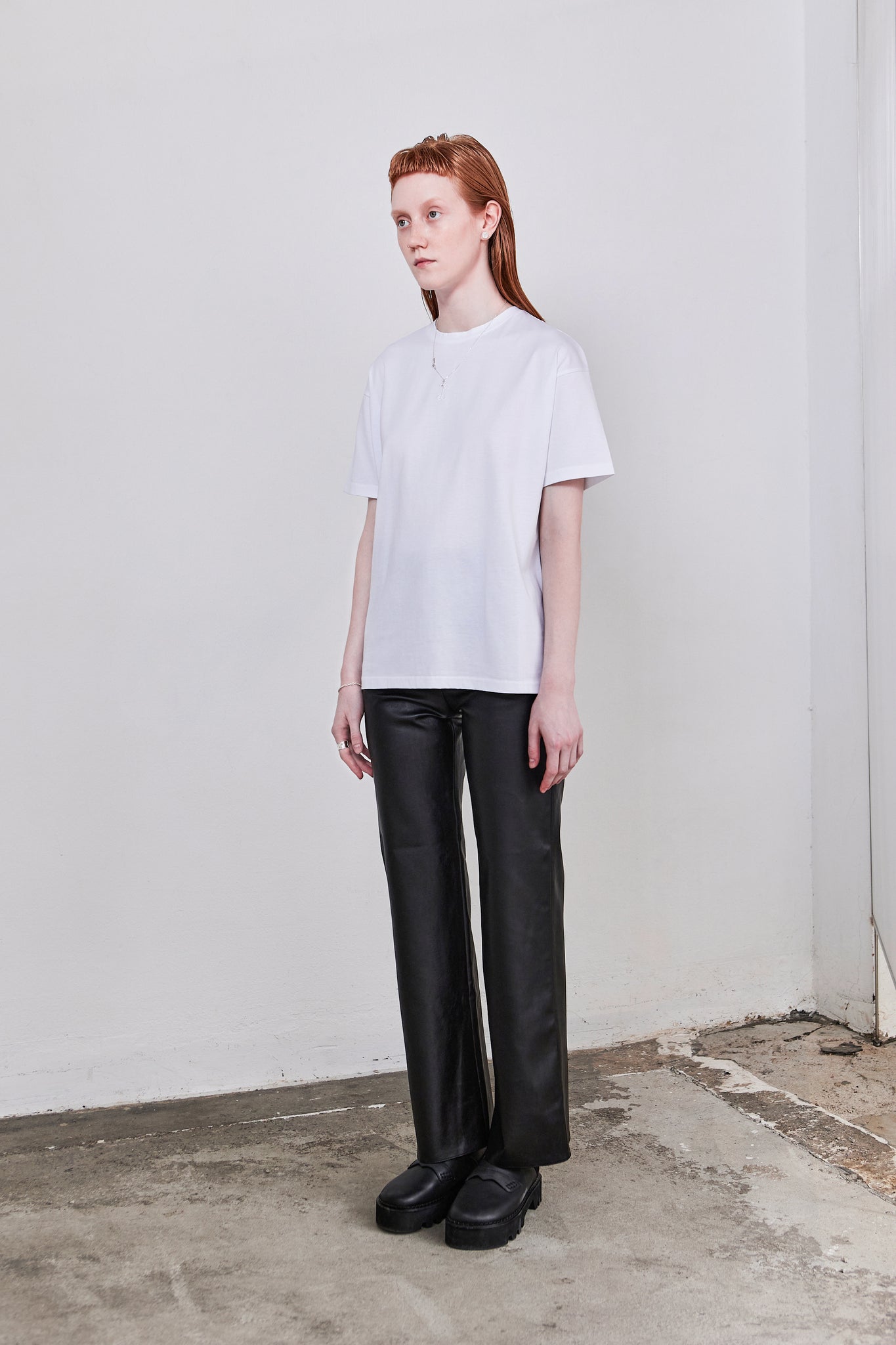 T01 (white)
