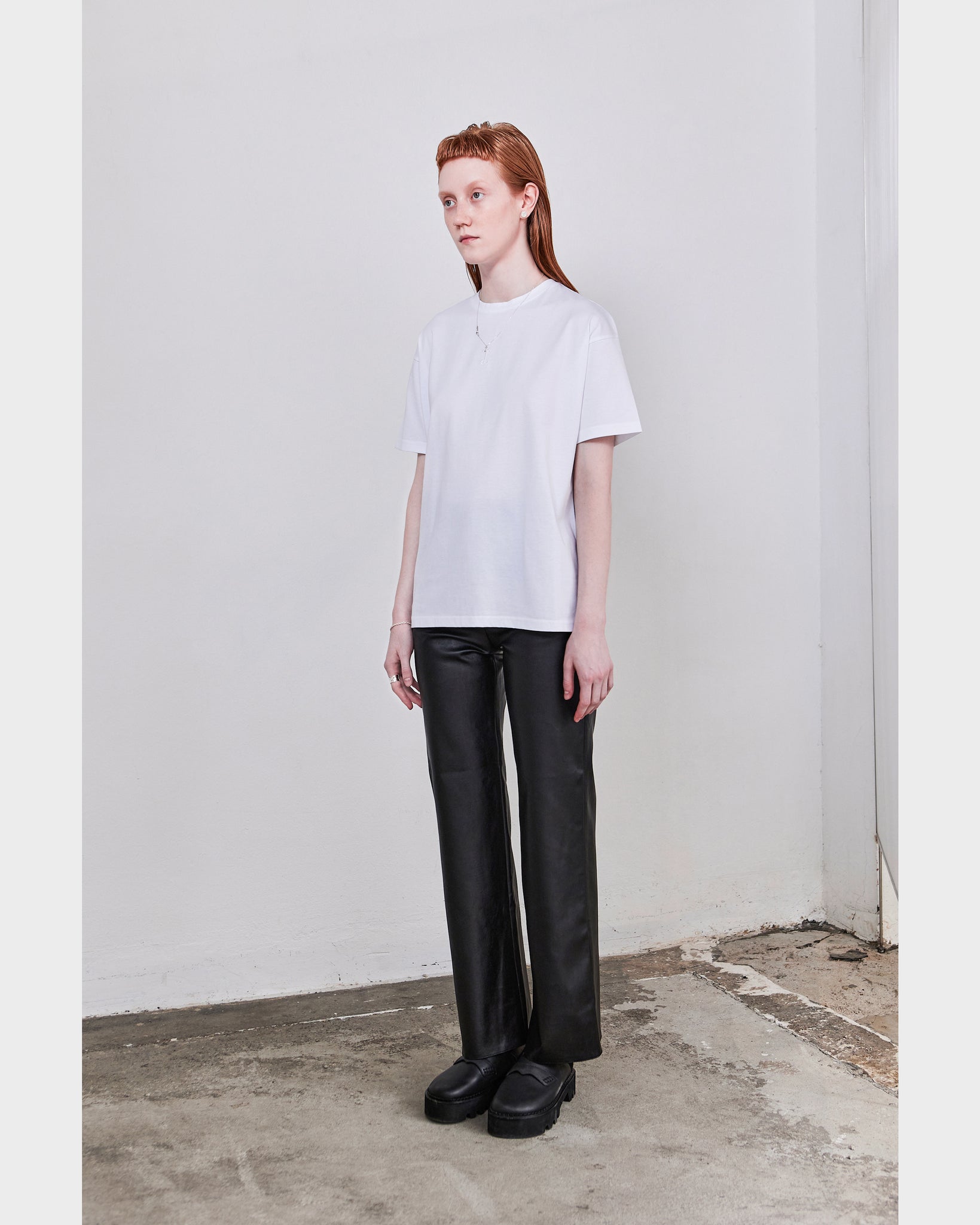 T01 (white)