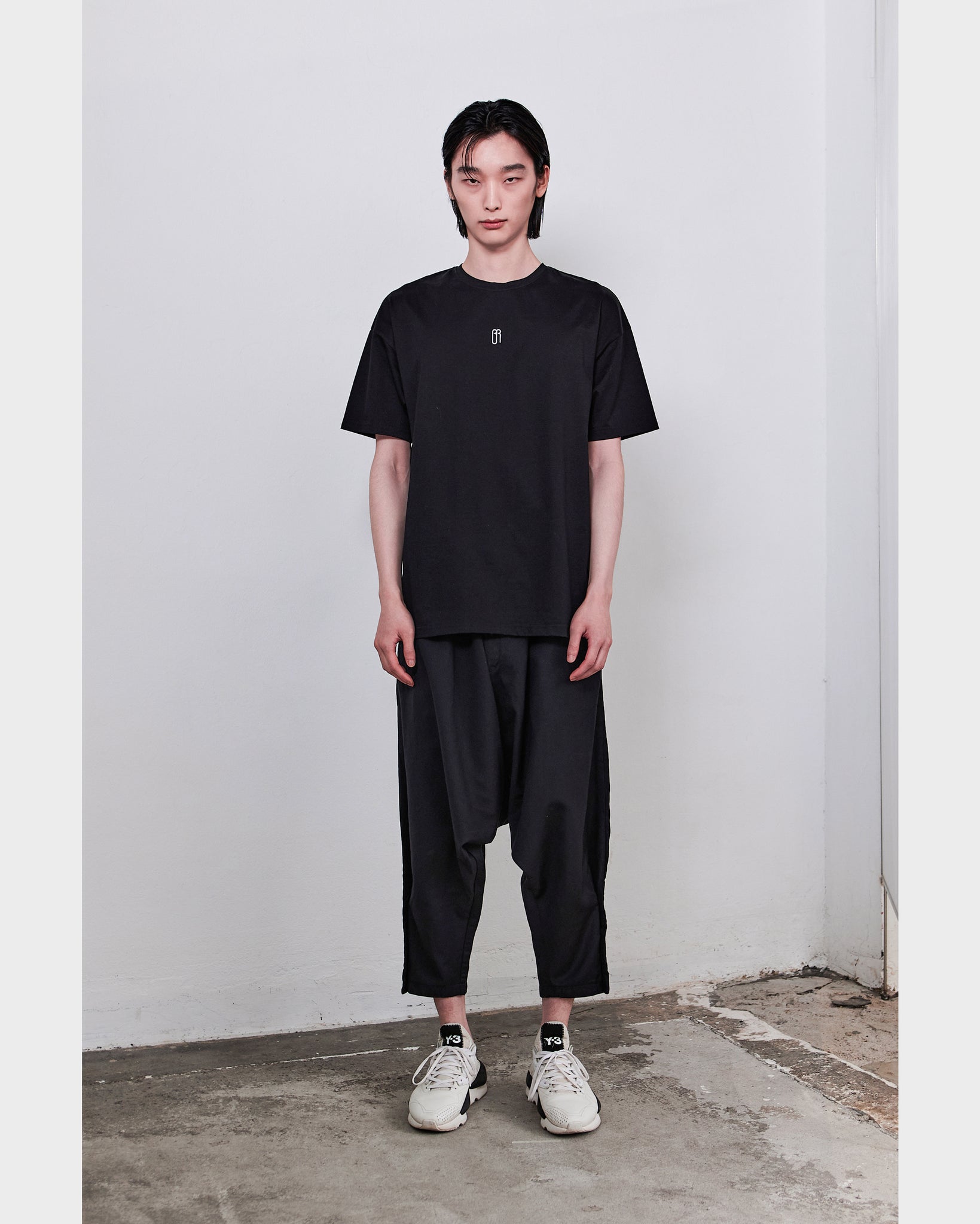 T01 (black)