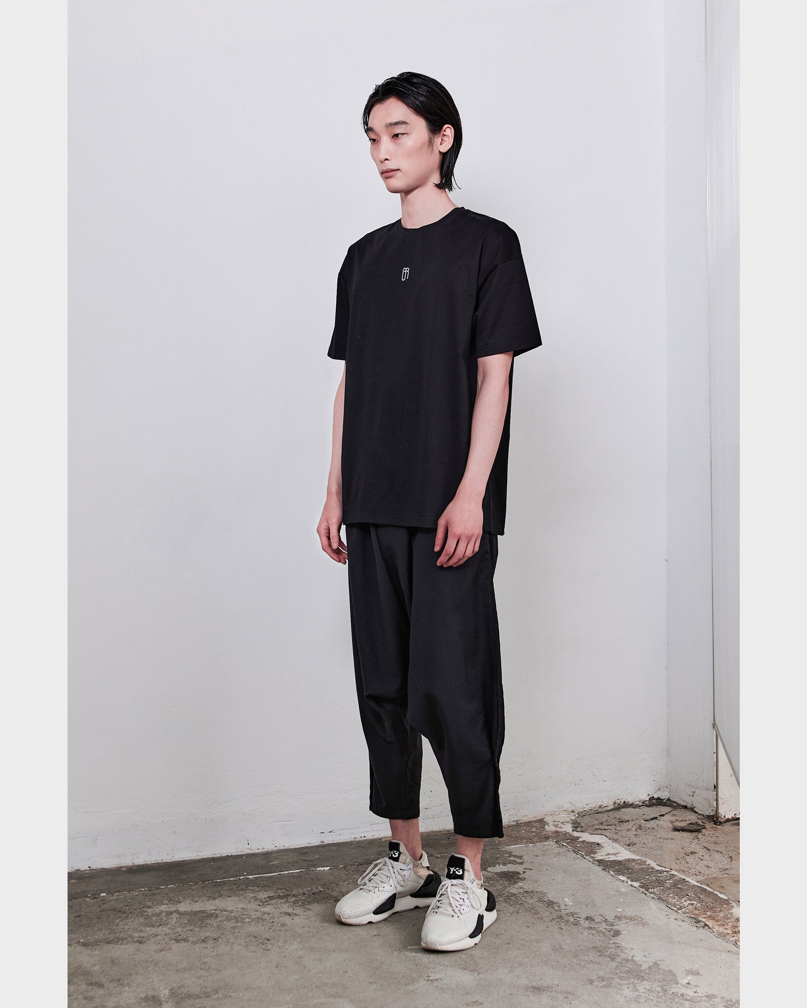 T01 (black)