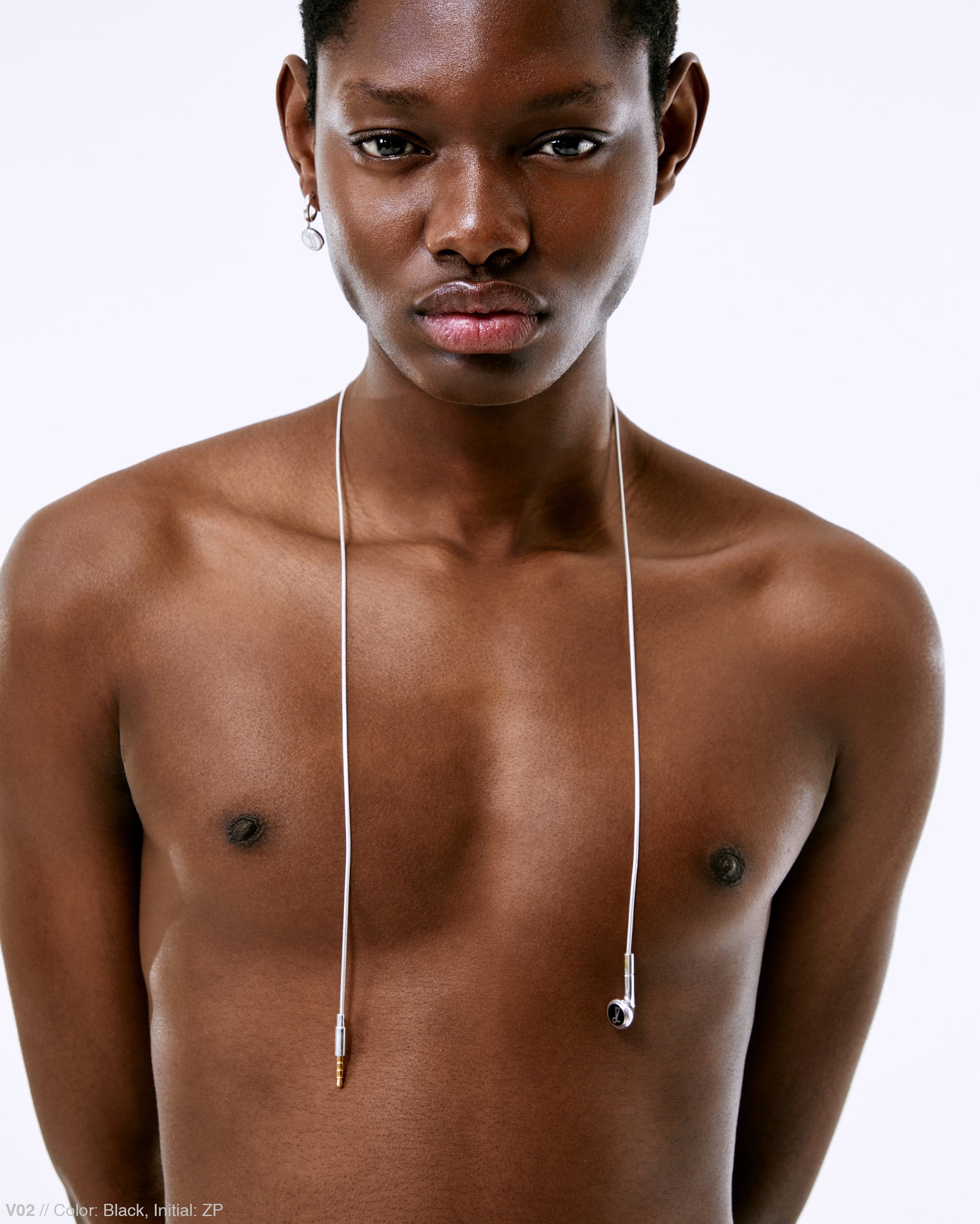 V02 - Necklace