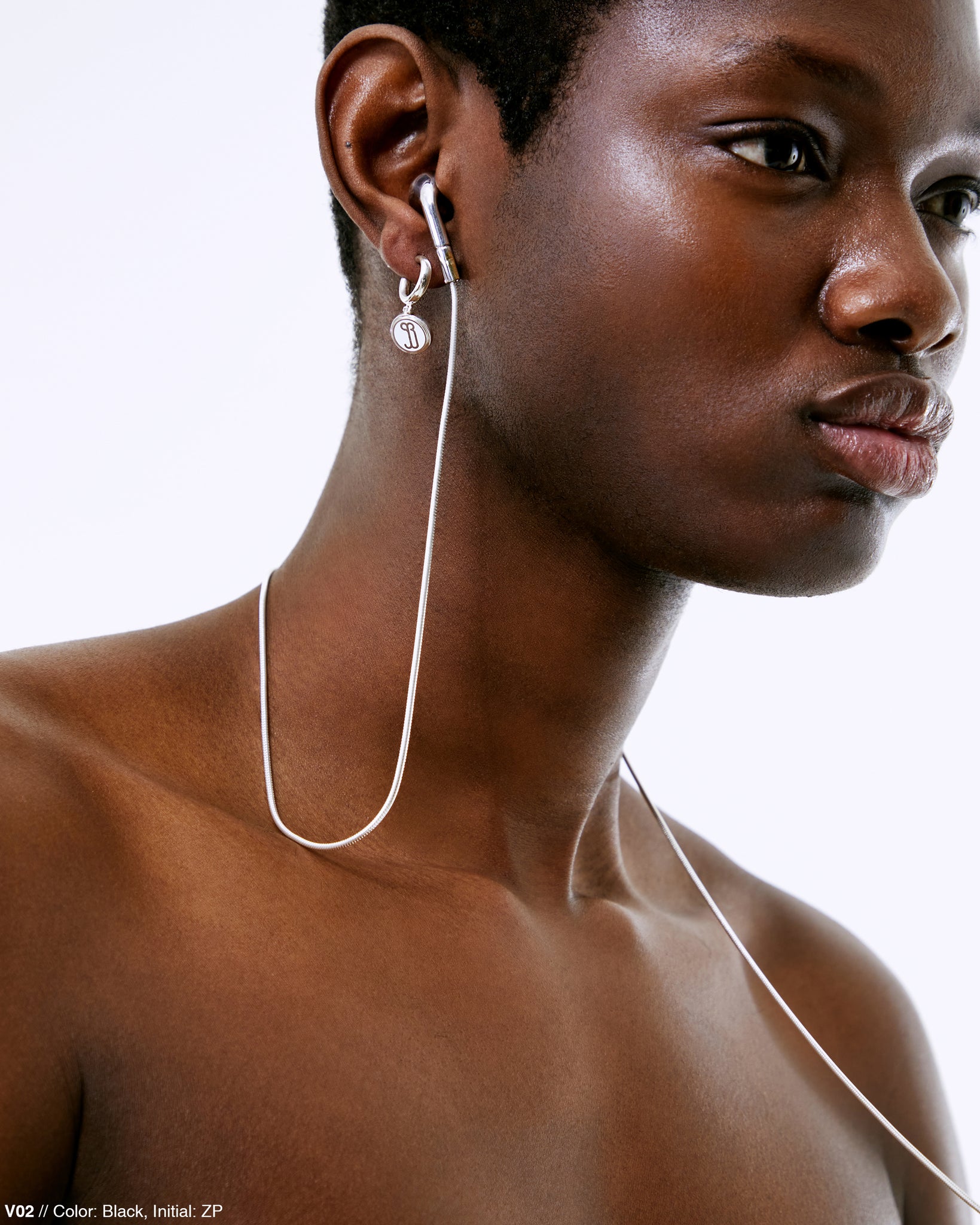 V02 - Necklace